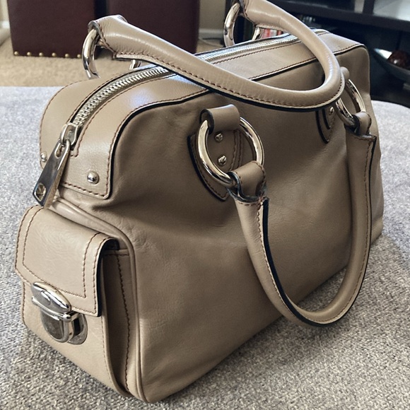 Authentic Marc Jacobs bag! Silver accents. Zipper closure. Never used! - Picture 2 of 7